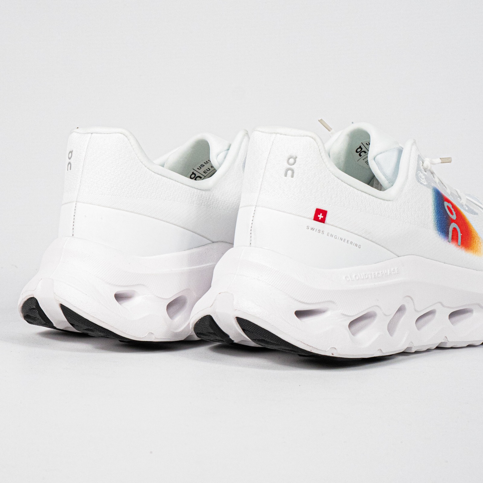 Sepatu On Running Cloudtilt Swiss Olympic Undyed White Sneakers Authentic - Image 3