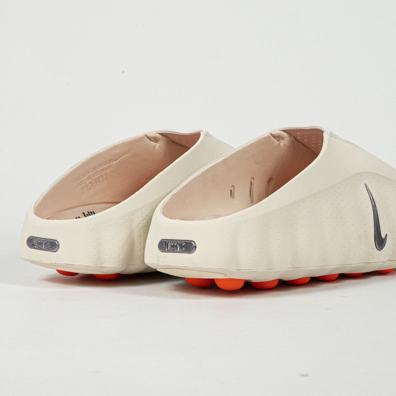 Sandal Nike Mind 001 Light Bone Chrome Sendal Pria Wanita - Image 4
