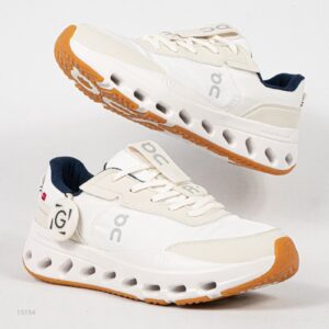 Sepatu On The Roger Wildcard White Midnight Sport Sneakers Unisex Sepatu Olahraga Gym Padel Pria Wanita